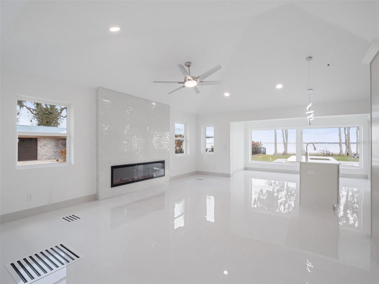 Image 16 of 39 For 28055 Leuty Road