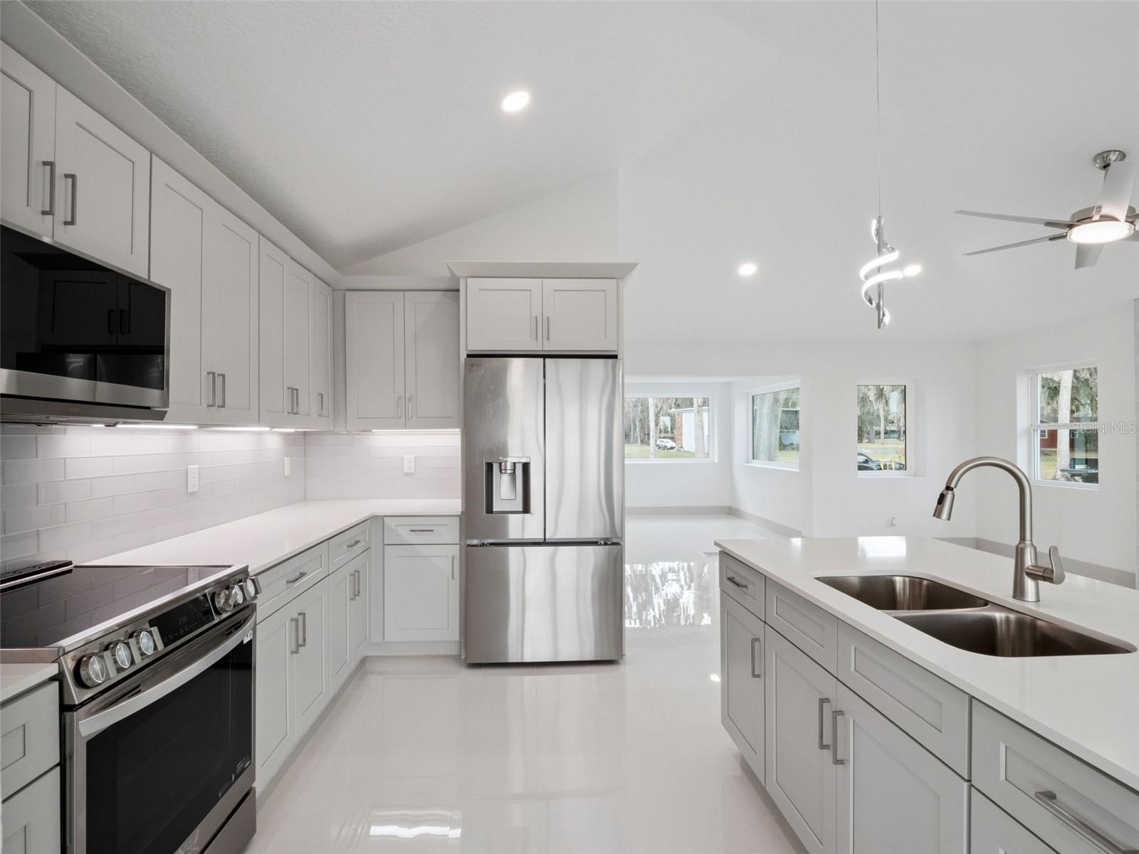 Image 6 of 39 For 28055 Leuty Road