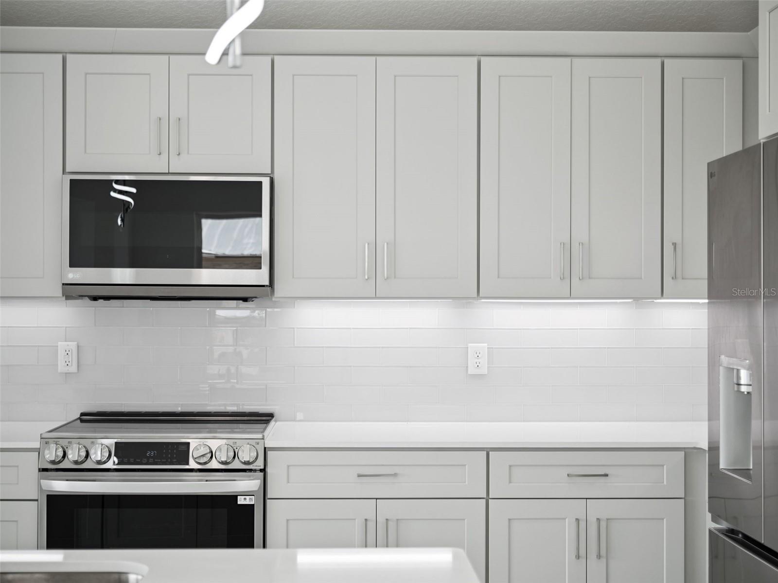 Image 8 of 39 For 28055 Leuty Road