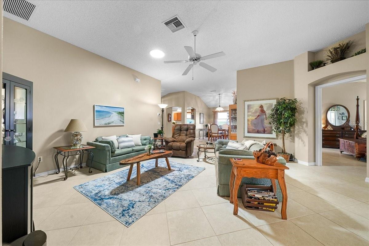 Image 26 of 77 For 821 San Salvador Drive