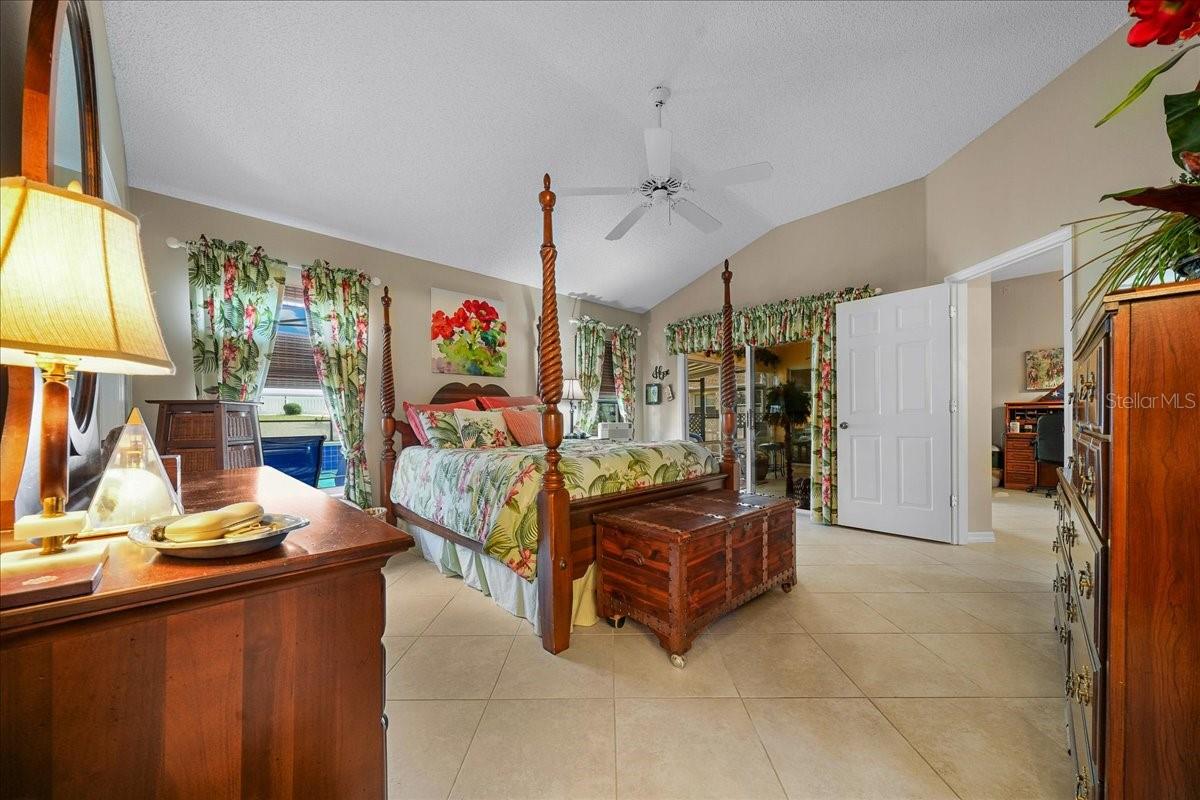 Image 33 of 77 For 821 San Salvador Drive