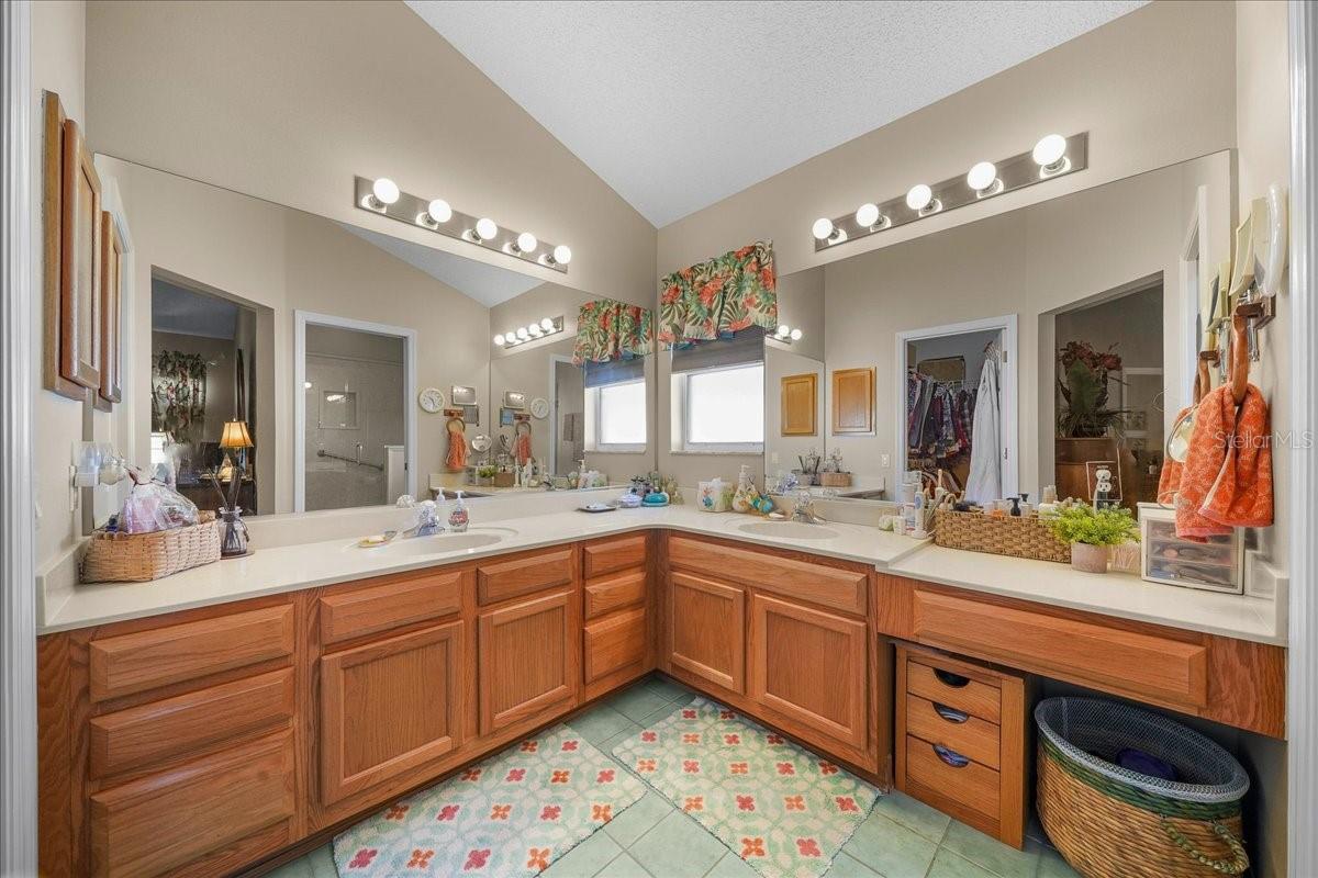 Image 36 of 77 For 821 San Salvador Drive