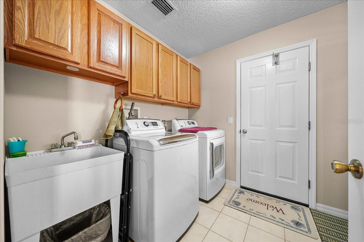 Image 52 of 77 For 821 San Salvador Drive