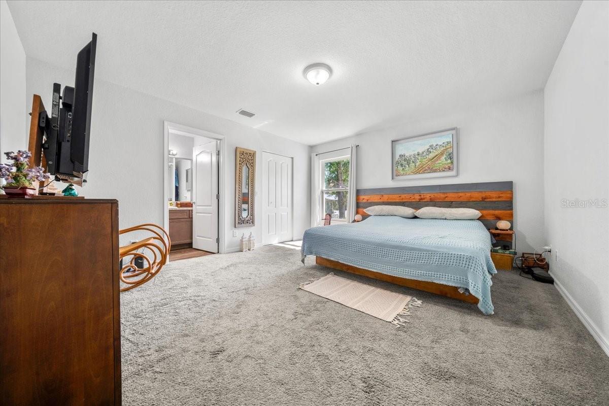 Image 15 of 40 For 543 Rooks Avenue