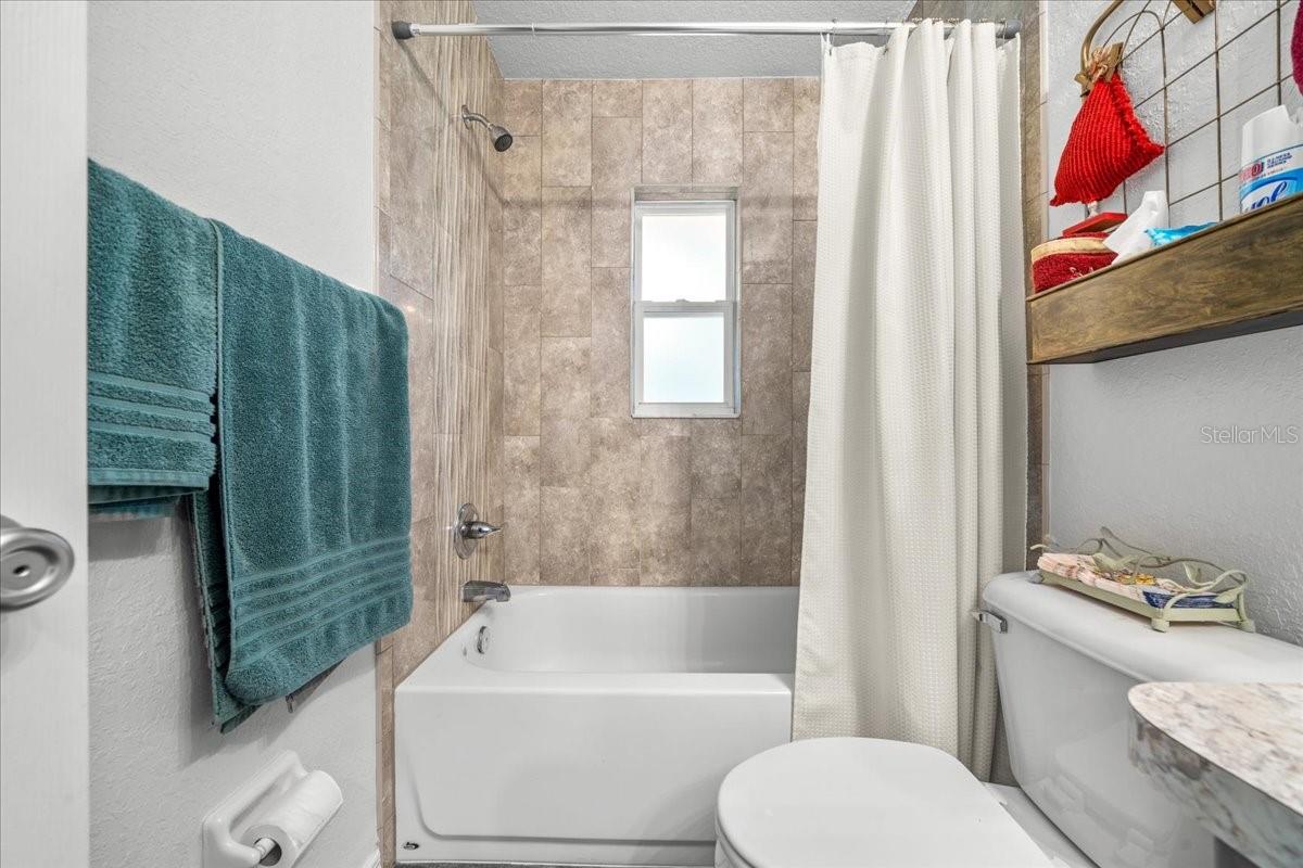 Image 21 of 40 For 543 Rooks Avenue