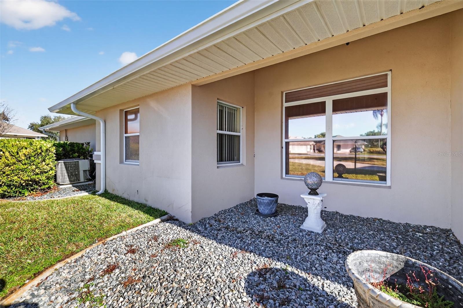 Image 36 of 68 For 21618 Queen Elizabeth Court