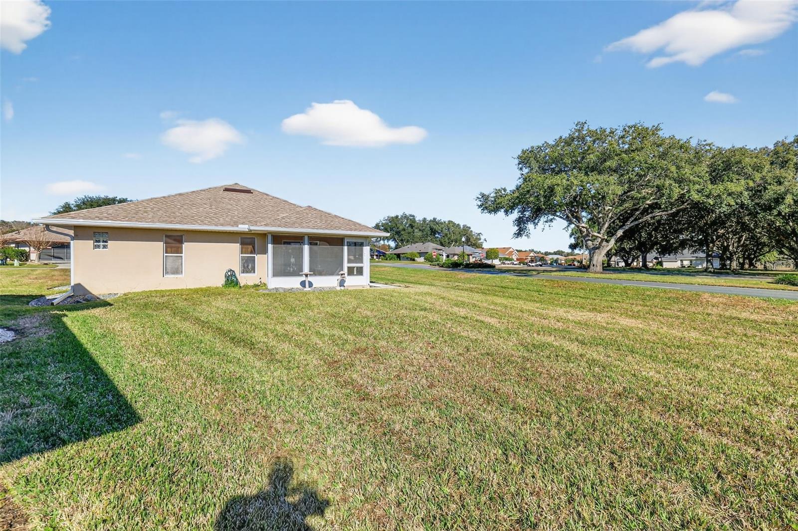 Image 40 of 68 For 21618 Queen Elizabeth Court