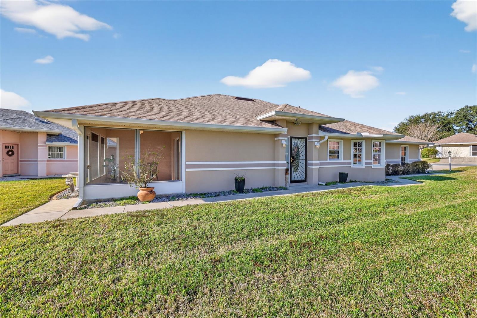 Image 5 of 68 For 21618 Queen Elizabeth Court