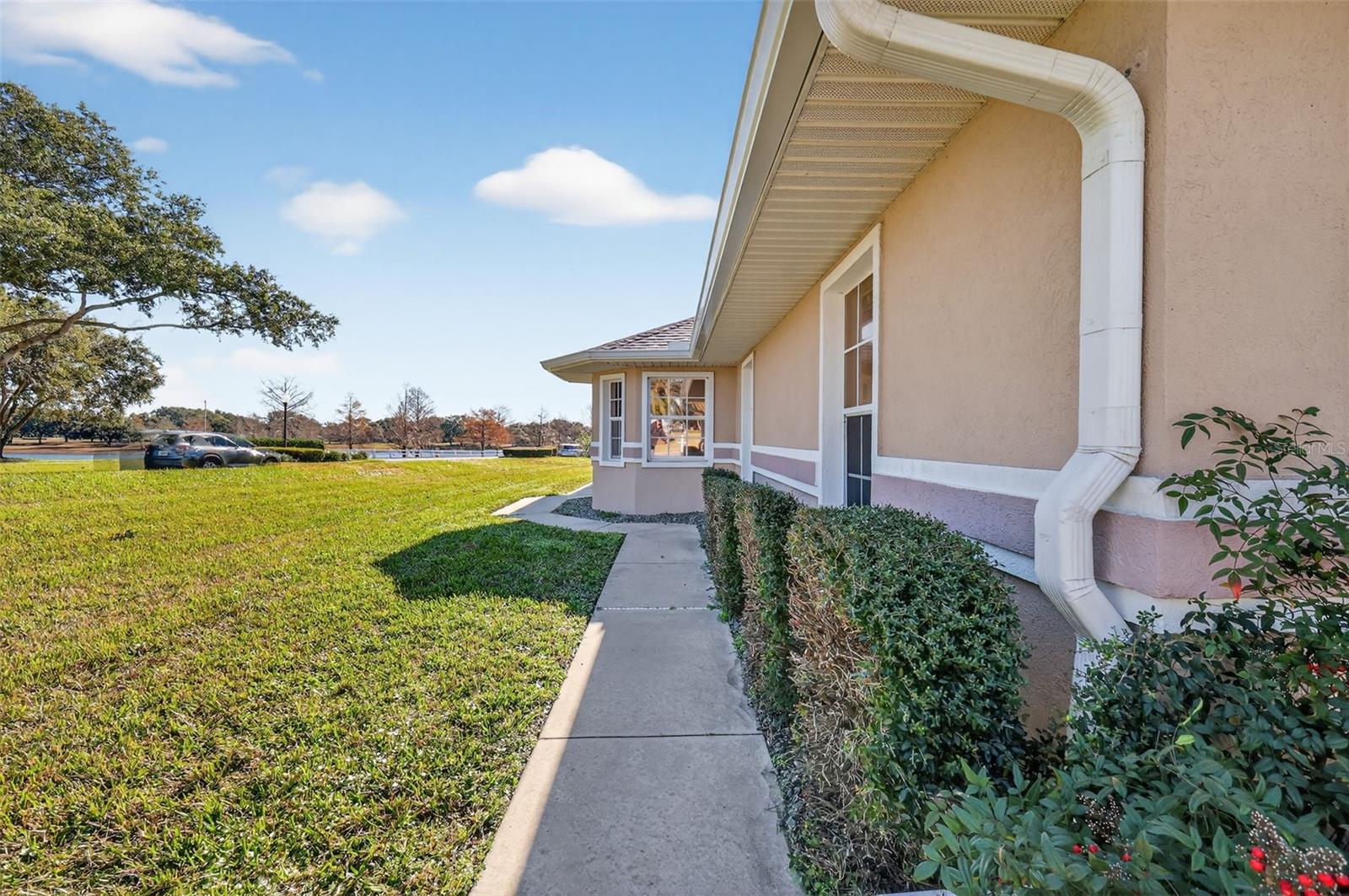 Image 8 of 68 For 21618 Queen Elizabeth Court