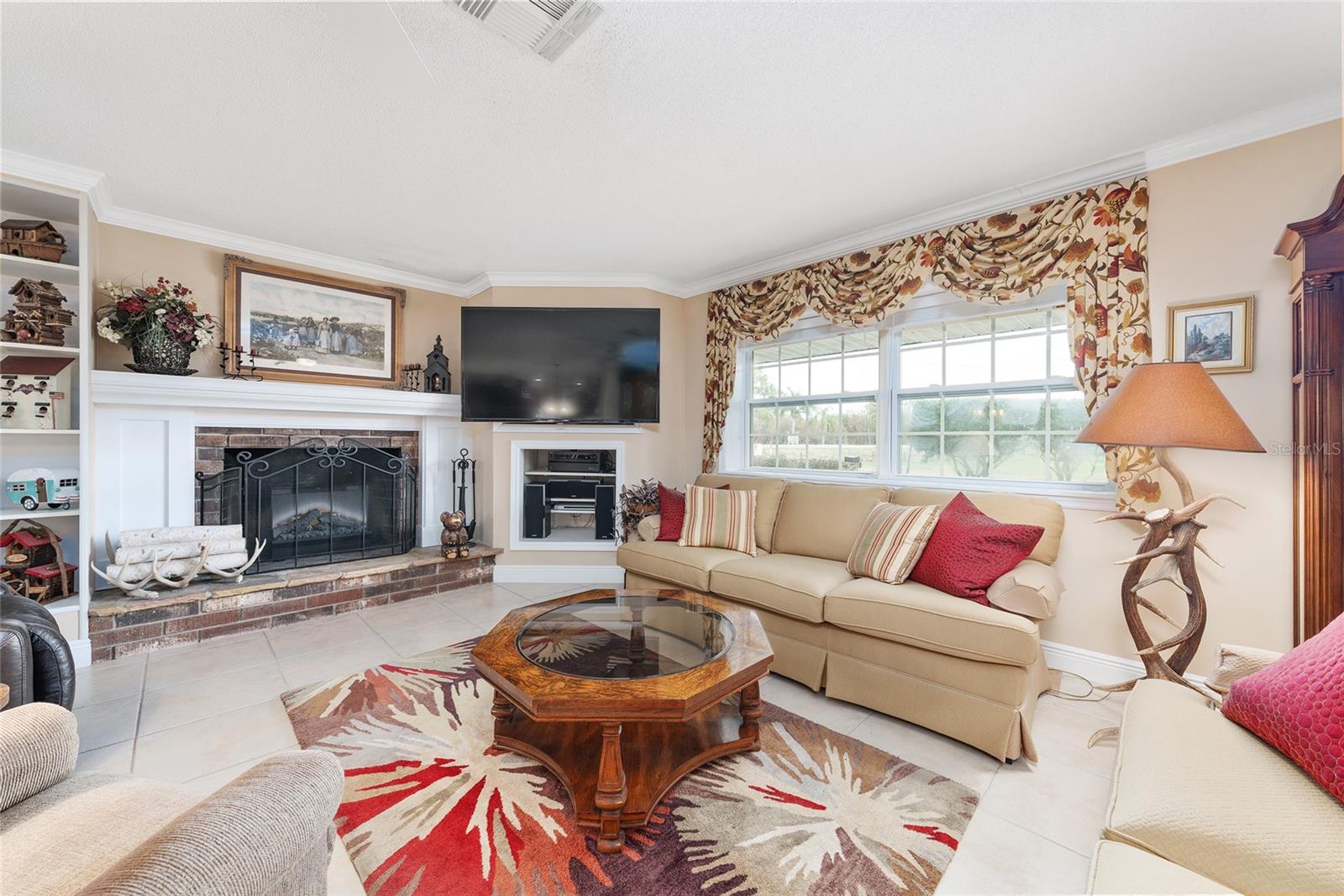 Image 11 of 69 For 98 Mockingbird Lane