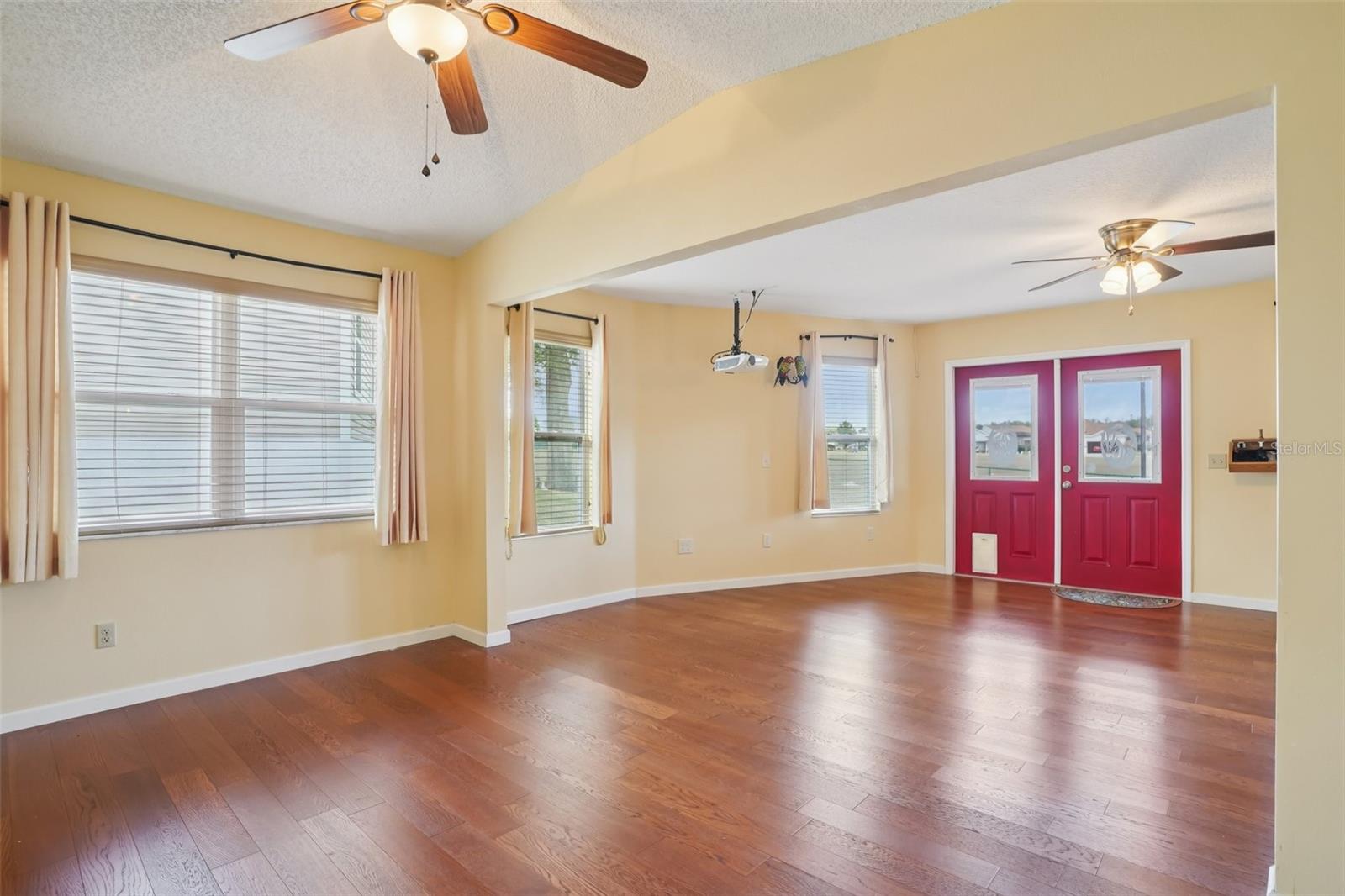 Image 28 of 46 For 1833 Schwartz Boulevard