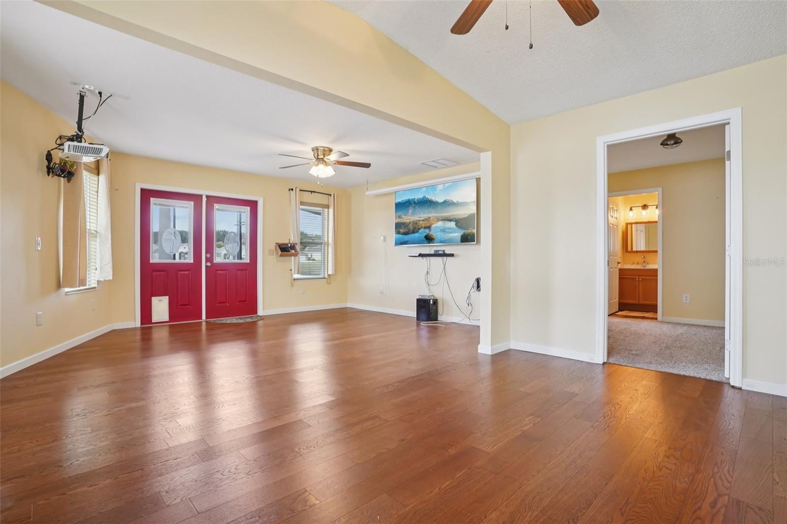 Image 29 of 46 For 1833 Schwartz Boulevard