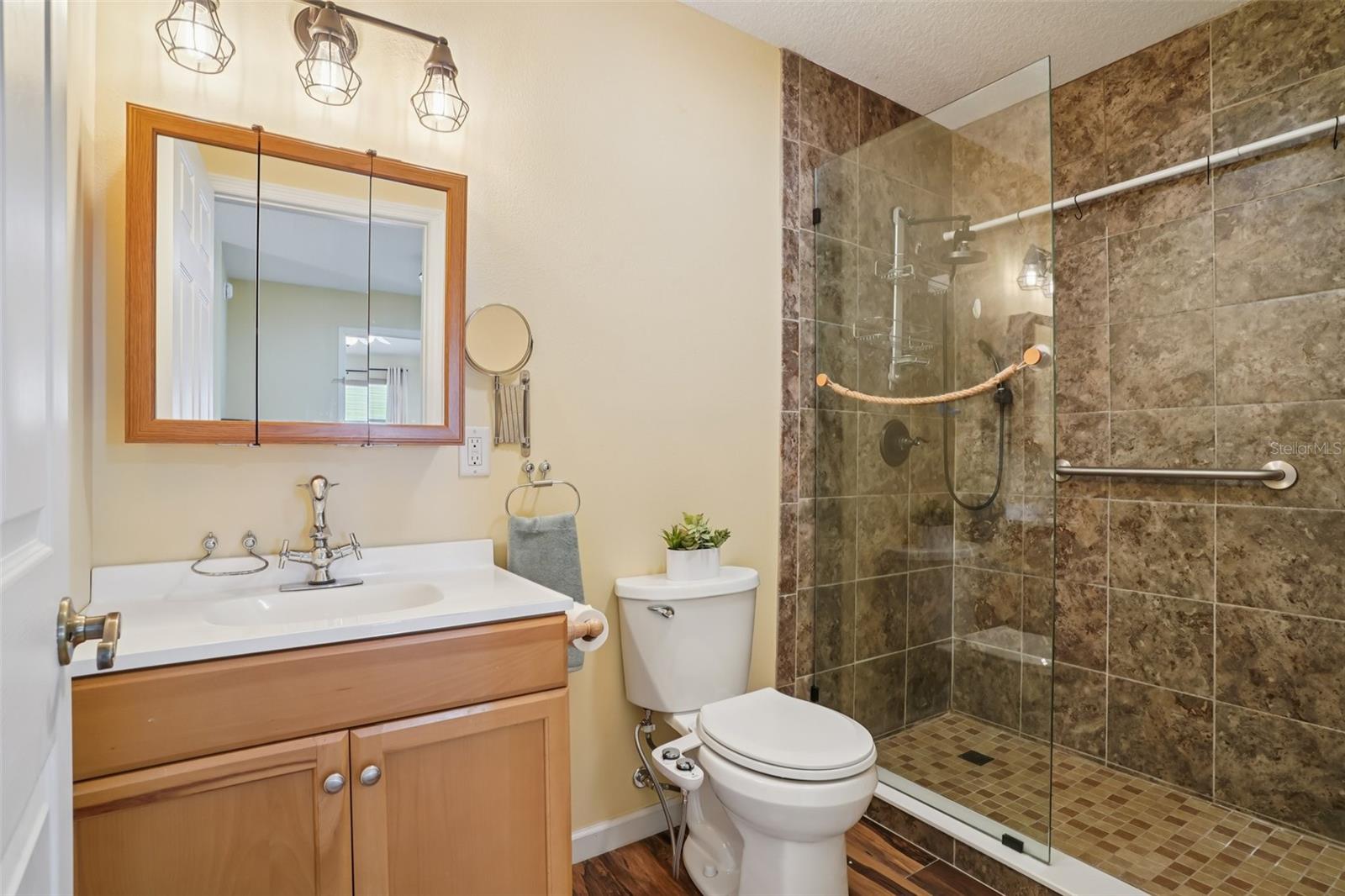 Image 34 of 46 For 1833 Schwartz Boulevard