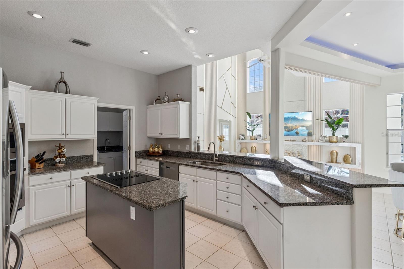 Image 16 of 59 For 9833 Camberley Circle