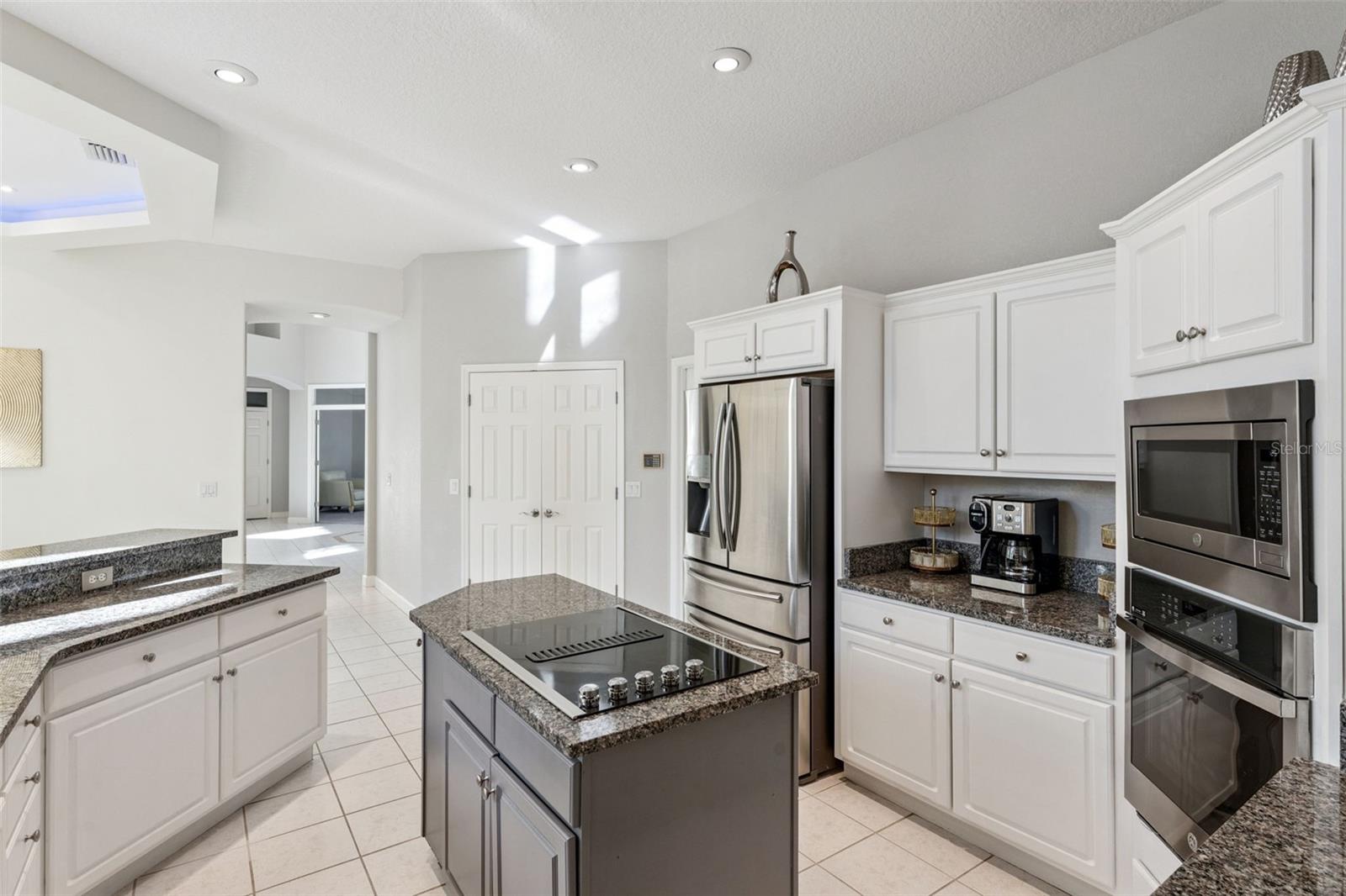 Image 19 of 59 For 9833 Camberley Circle