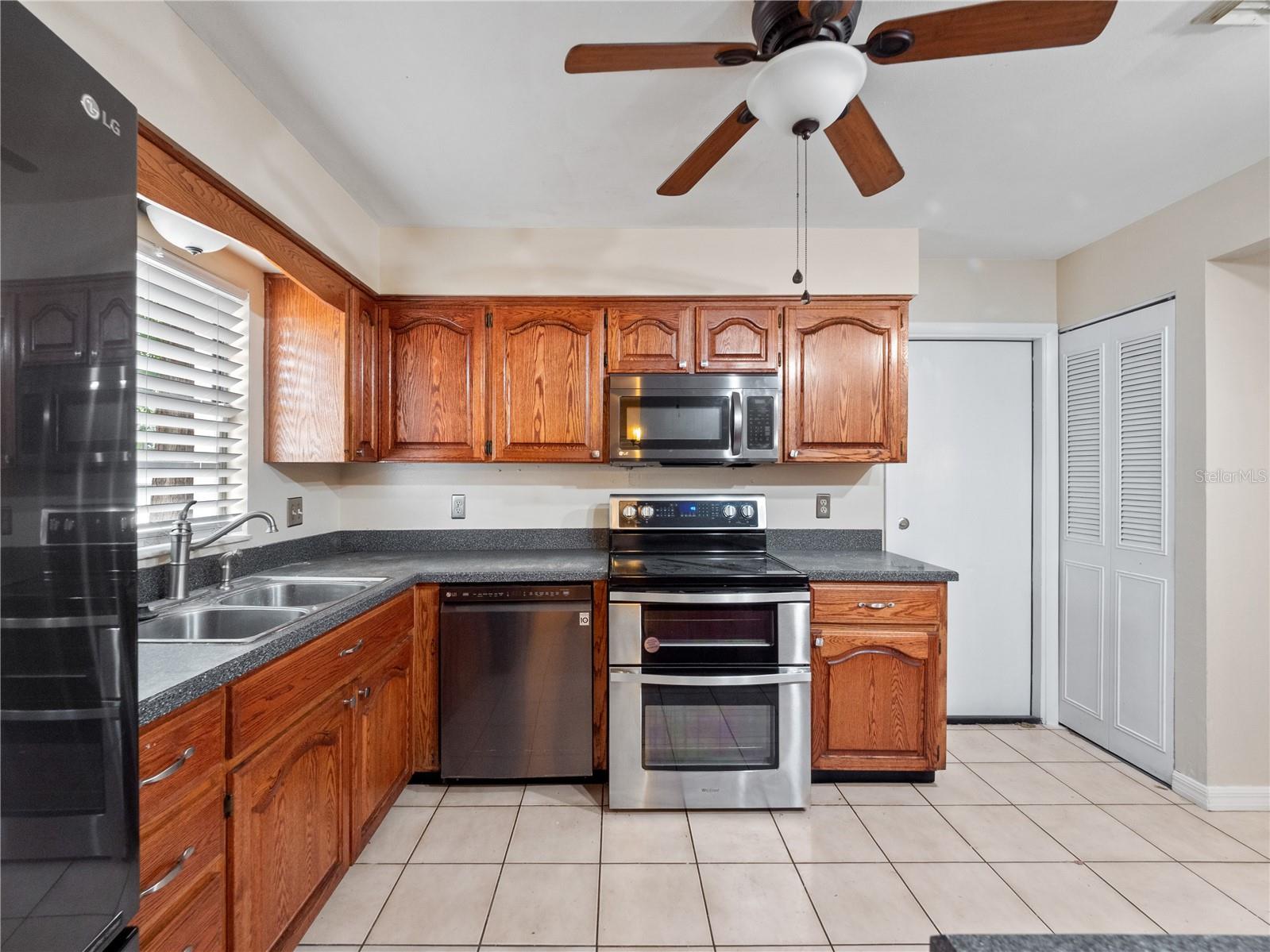 Image 3 of 21 For 6131 Sparling Hills Circle