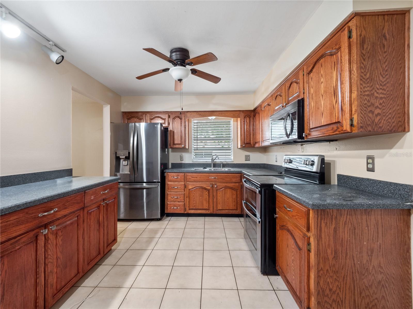 Image 5 of 21 For 6131 Sparling Hills Circle