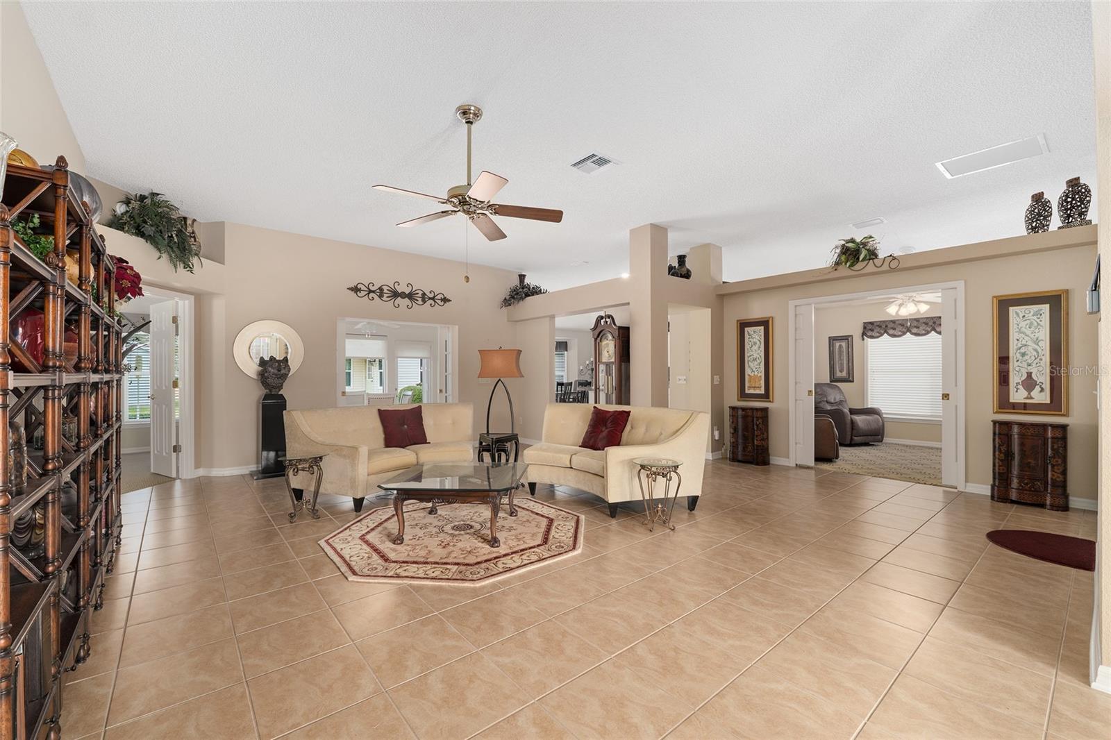 Image 12 of 73 For 977 Caribou Way