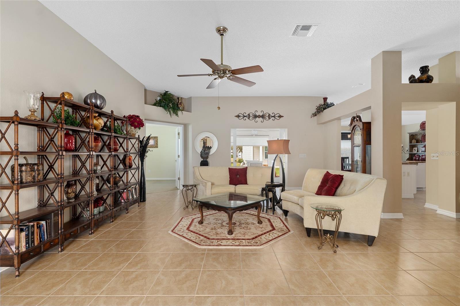 Image 13 of 73 For 977 Caribou Way