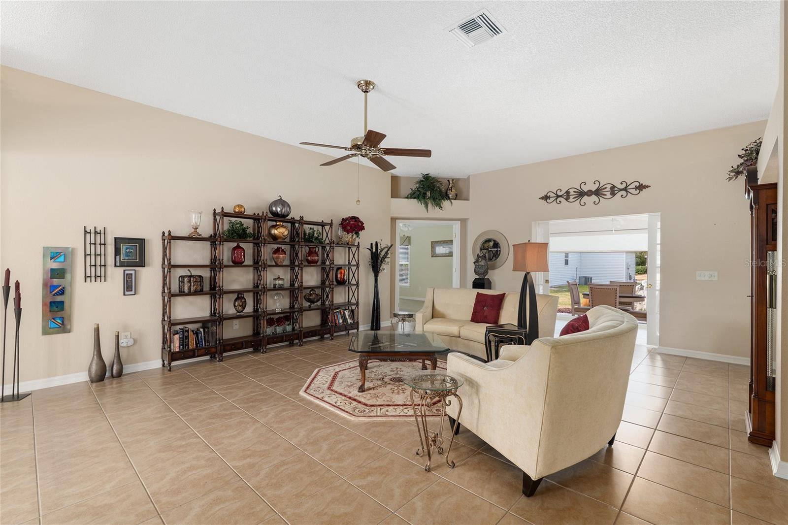Image 15 of 73 For 977 Caribou Way