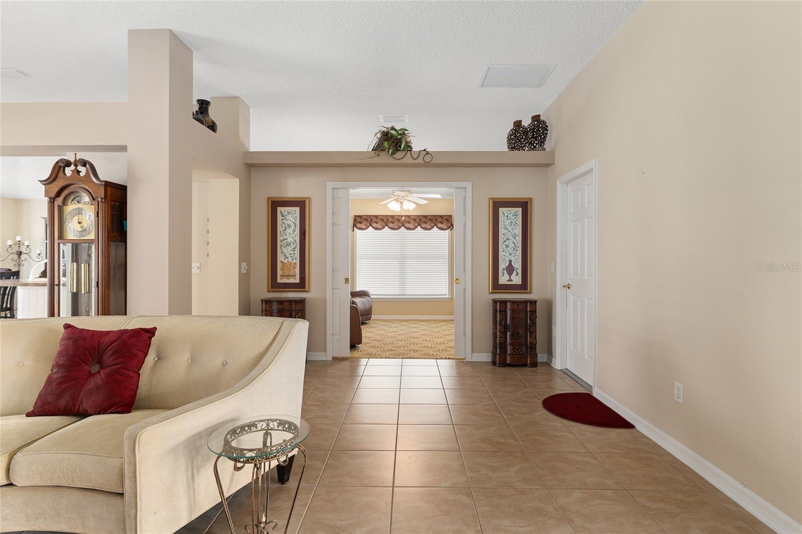 Image 17 of 73 For 977 Caribou Way