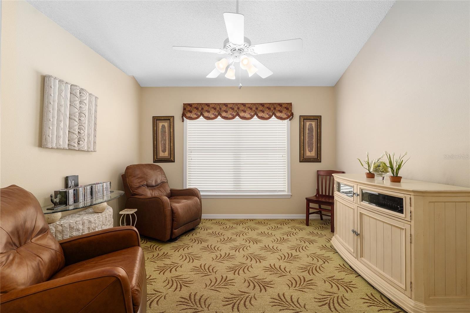 Image 18 of 73 For 977 Caribou Way