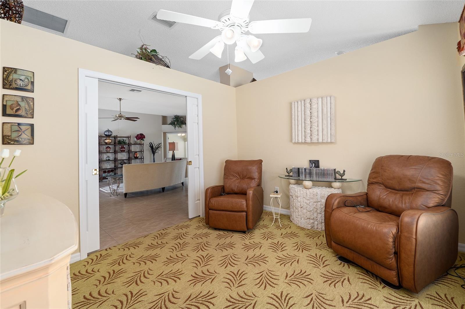 Image 19 of 73 For 977 Caribou Way