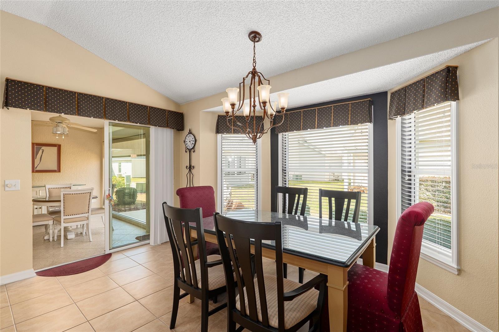Image 29 of 73 For 977 Caribou Way