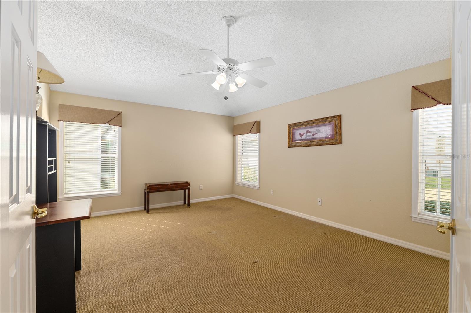 Image 31 of 73 For 977 Caribou Way
