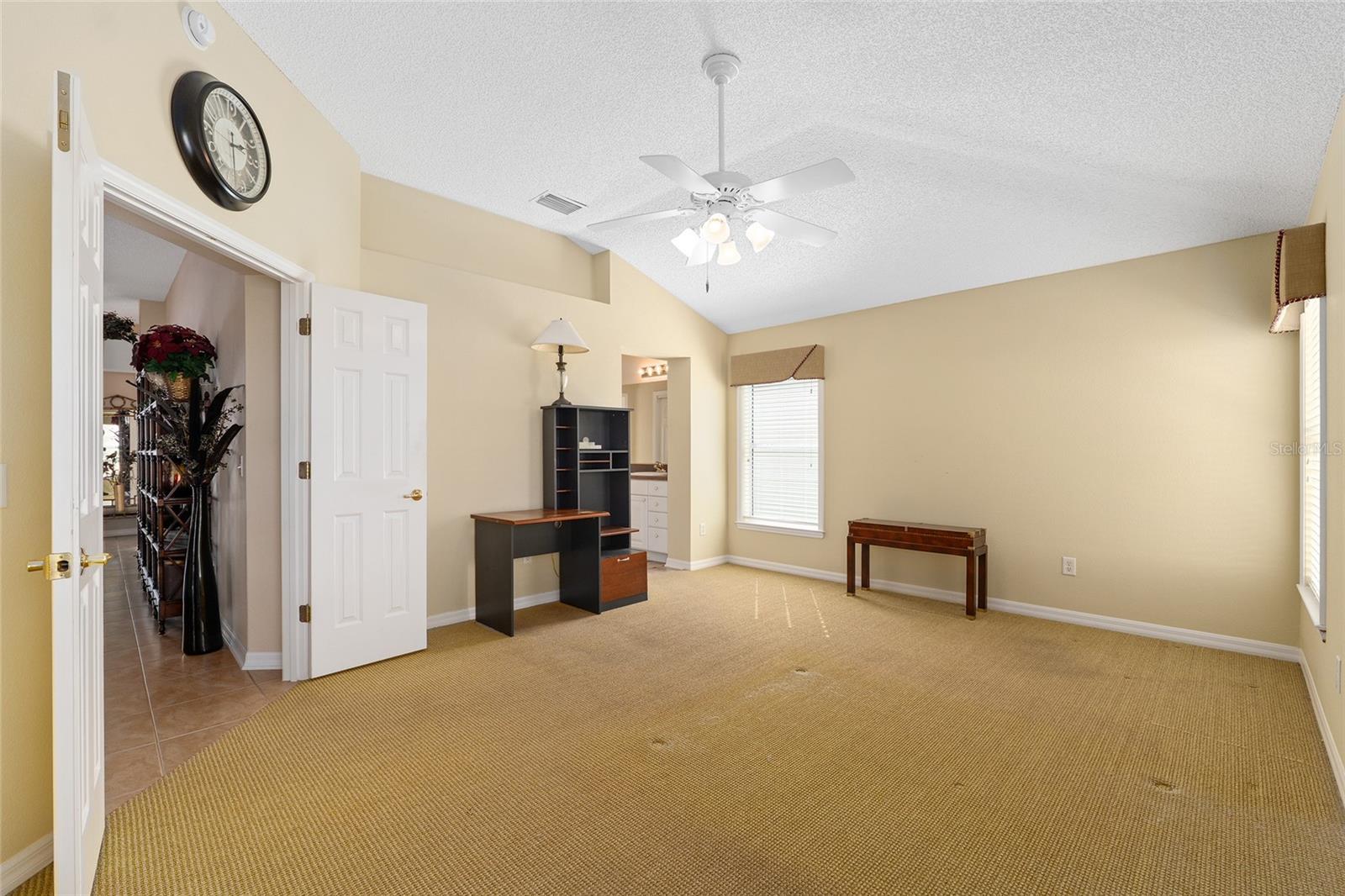 Image 32 of 73 For 977 Caribou Way