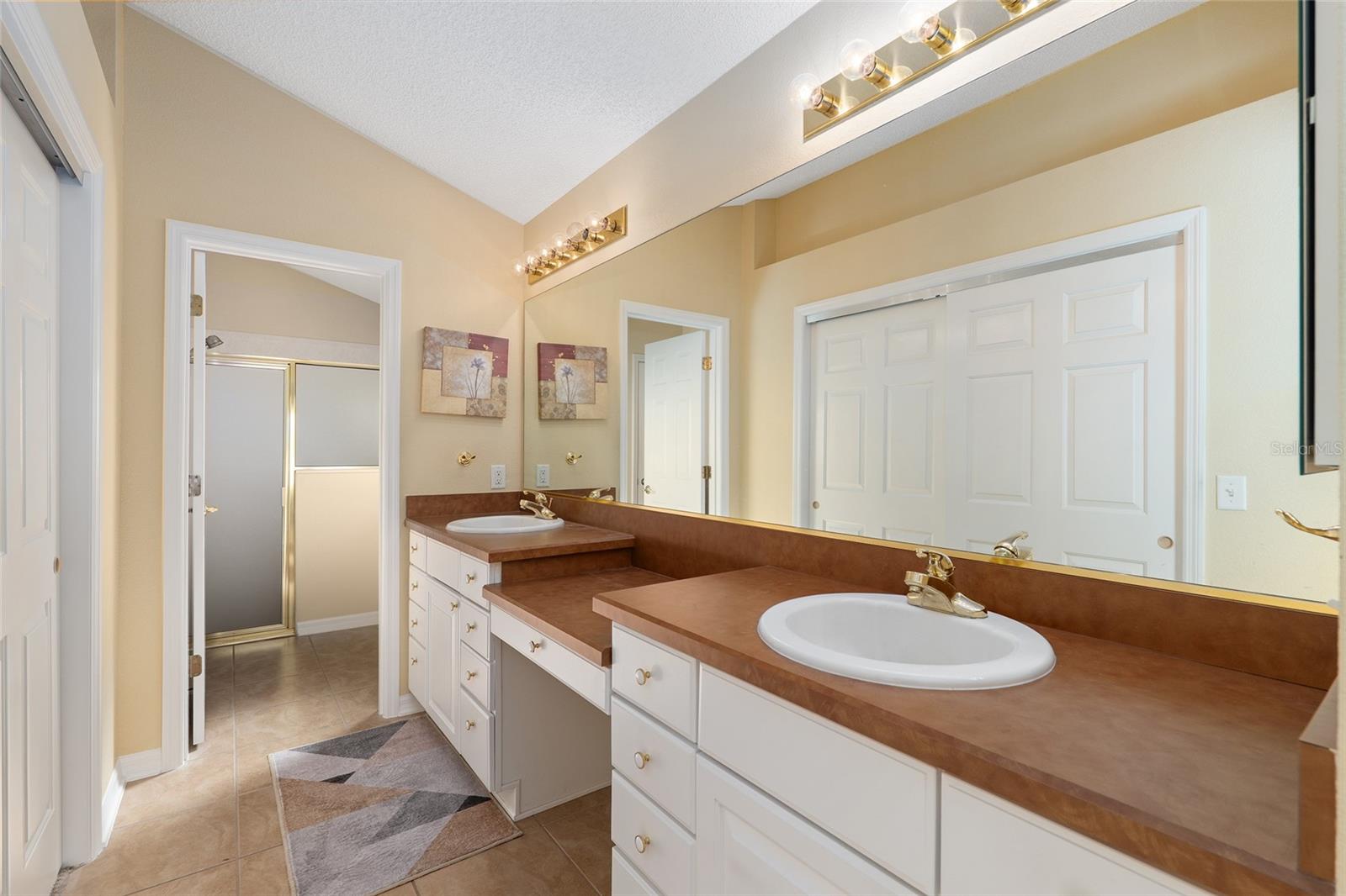 Image 35 of 73 For 977 Caribou Way