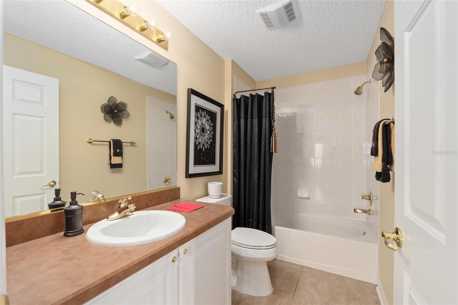 Image 44 of 73 For 977 Caribou Way