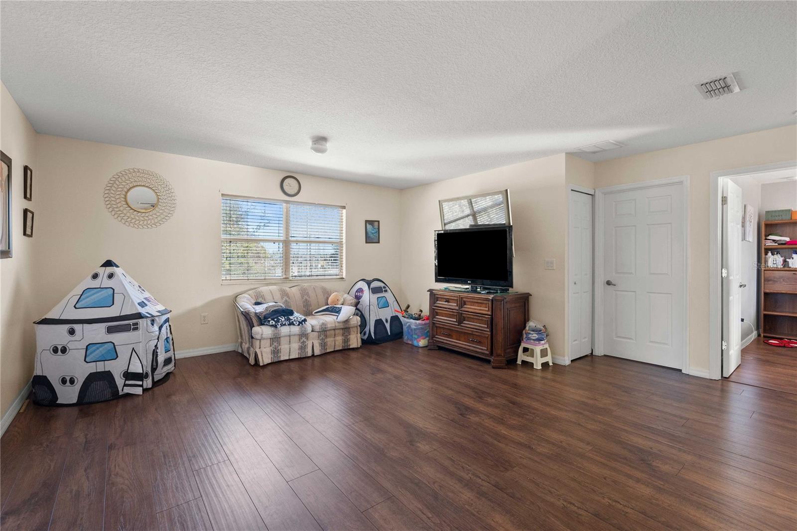 Image 11 of 57 For 2644 75th Boulevard