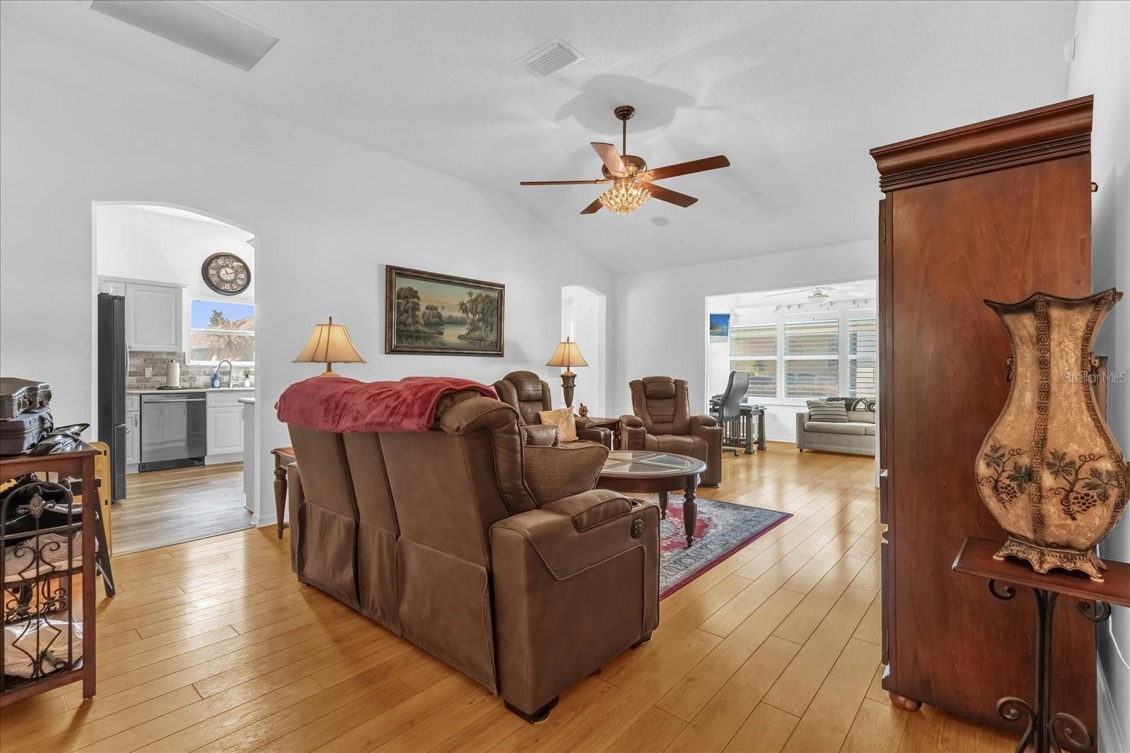 Image 4 of 34 For 1462 Pelican Path