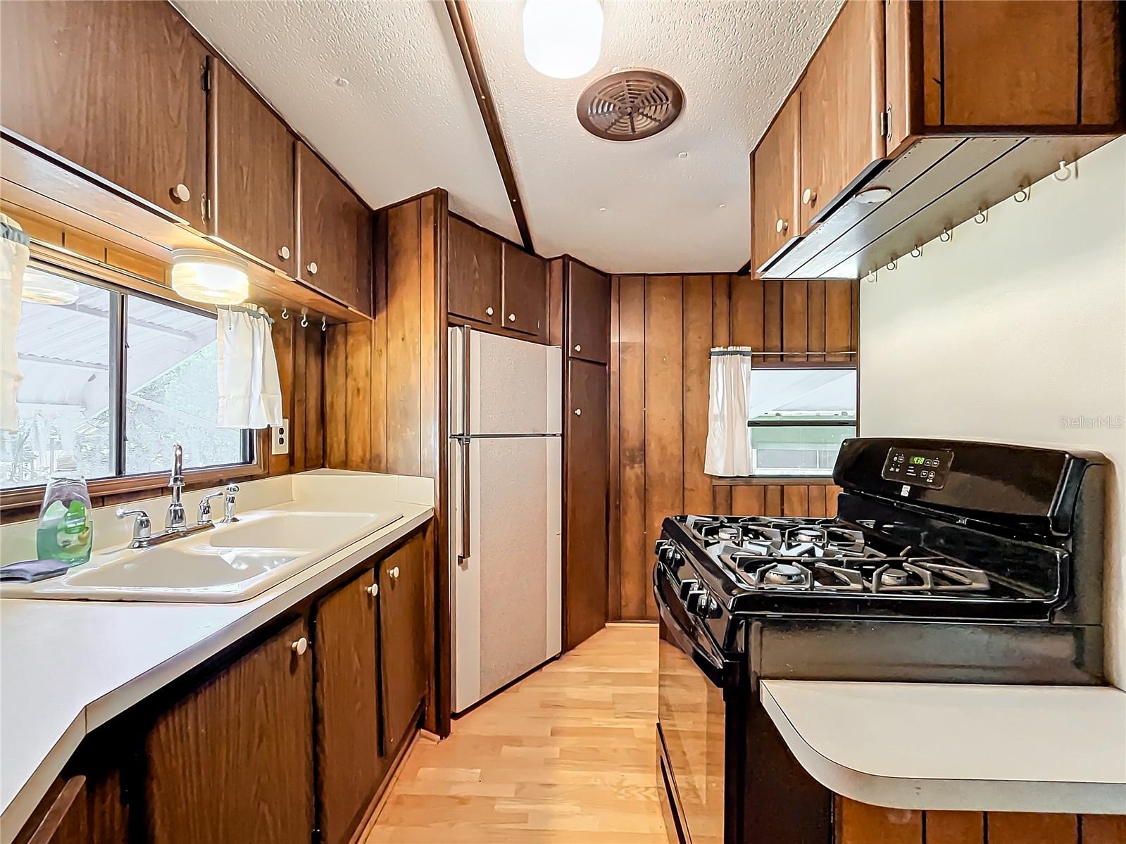 Image 15 of 31 For 13145 Plum Lake Cir