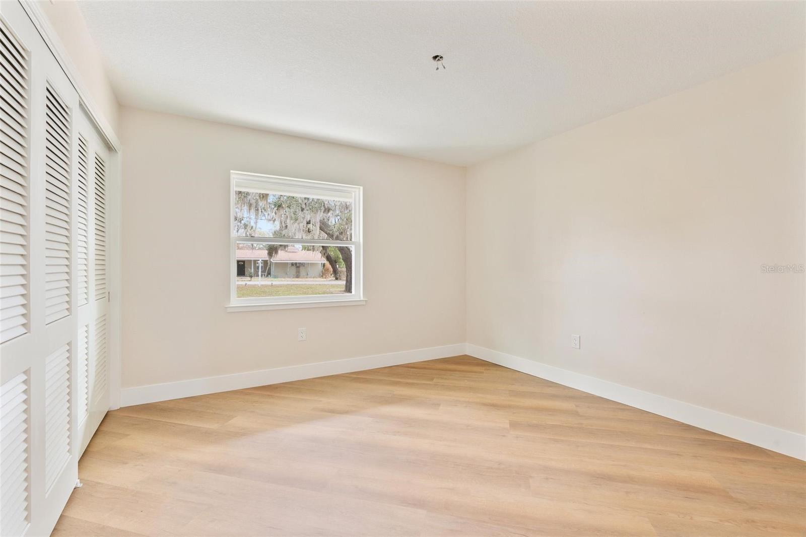 Image 22 of 50 For 1310 Crooked Lake Drive