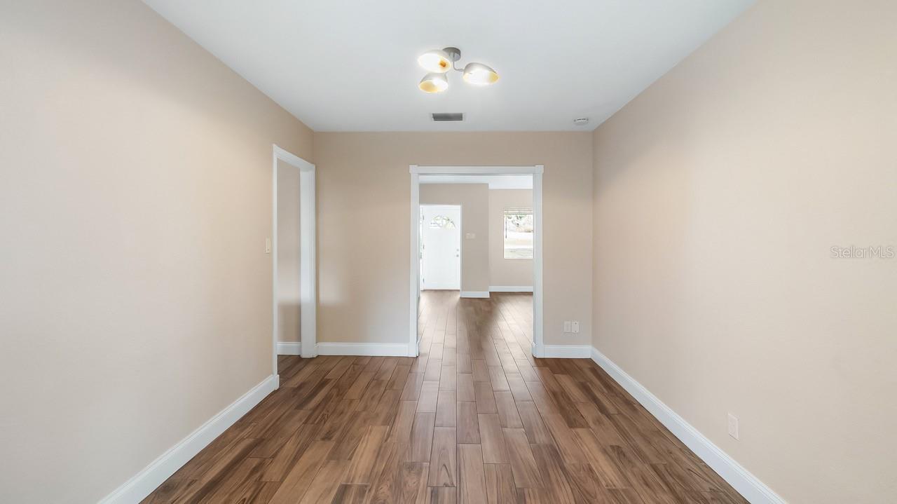 Image 13 of 49 For 107 Magnolia Avenue