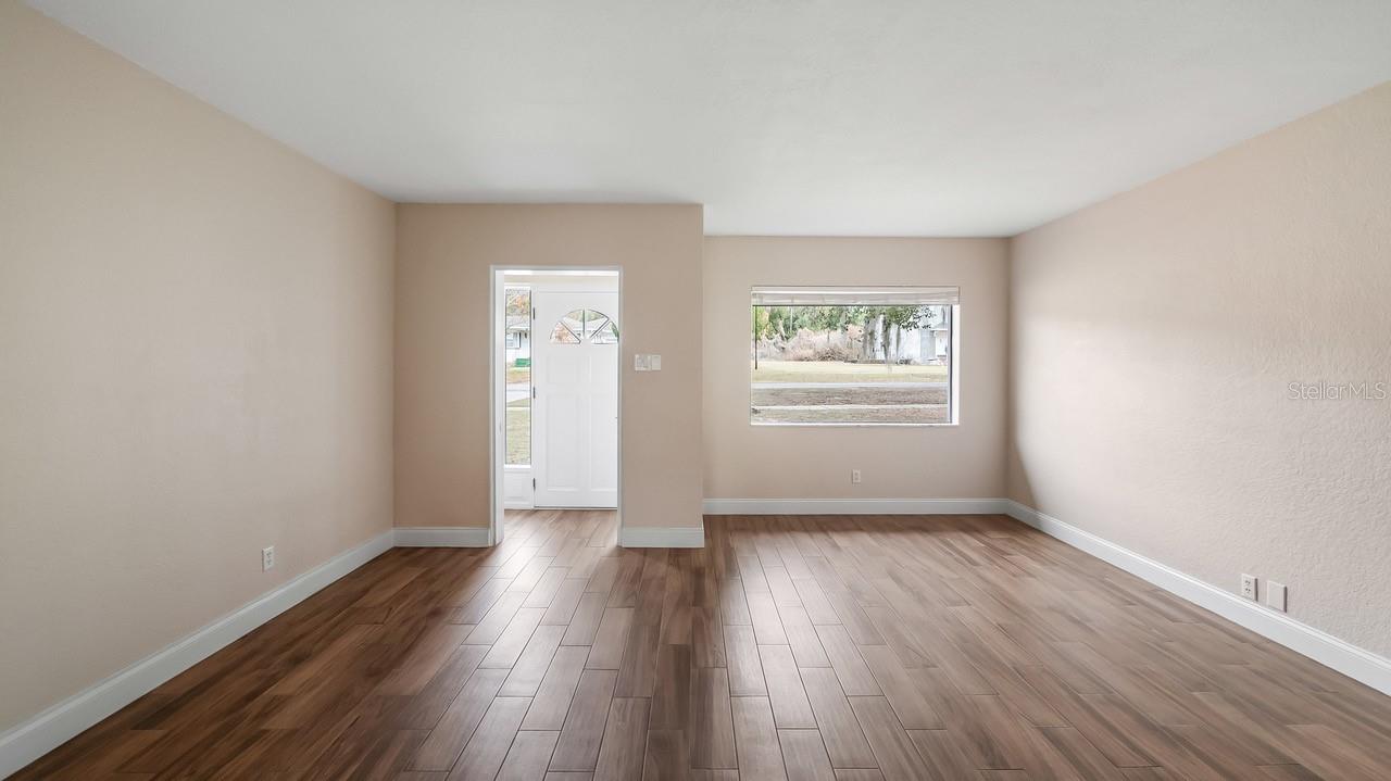 Image 7 of 49 For 107 Magnolia Avenue