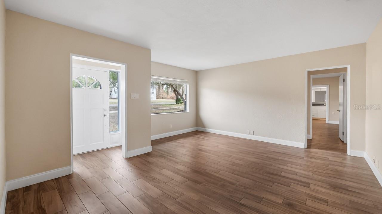 Image 9 of 49 For 107 Magnolia Avenue