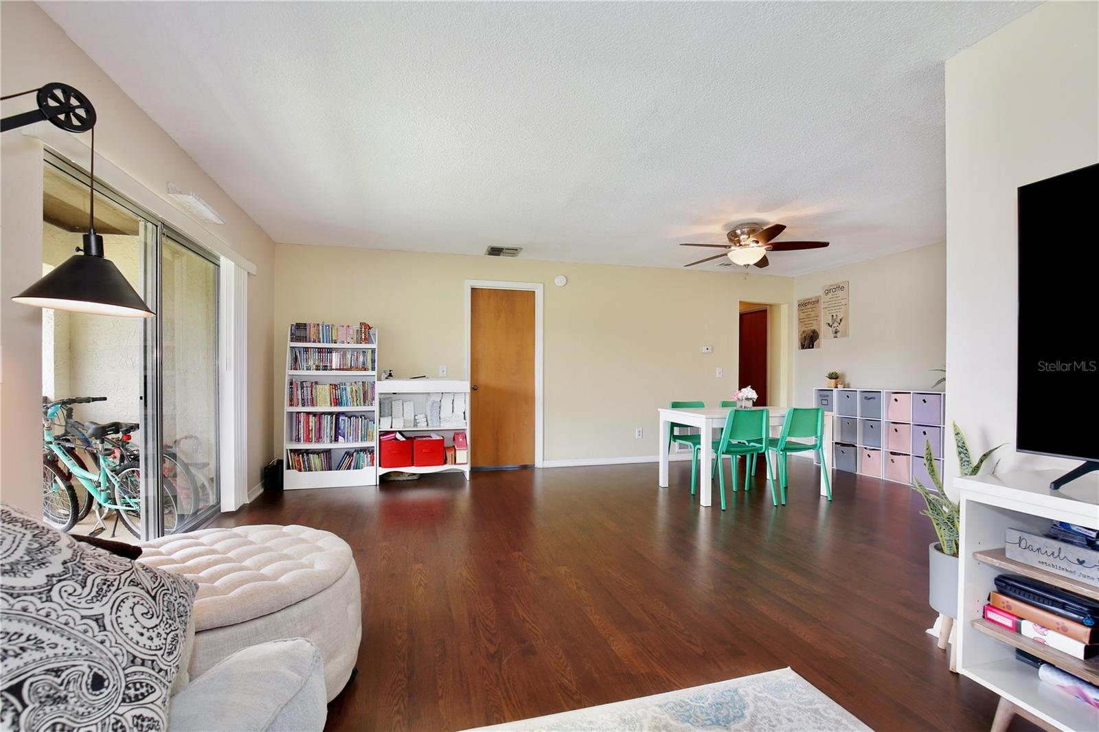 Image 7 of 24 For 600 Northern Way 1608