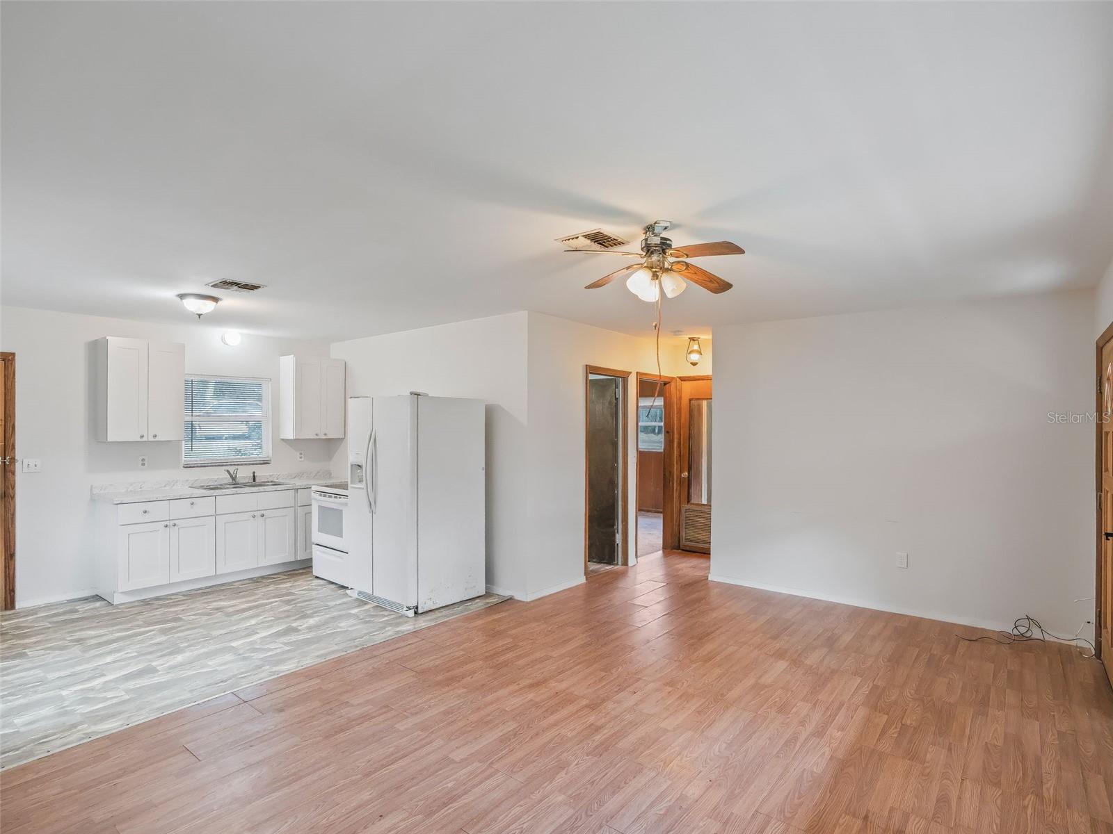 Image 11 of 28 For 8935 Cr 647s