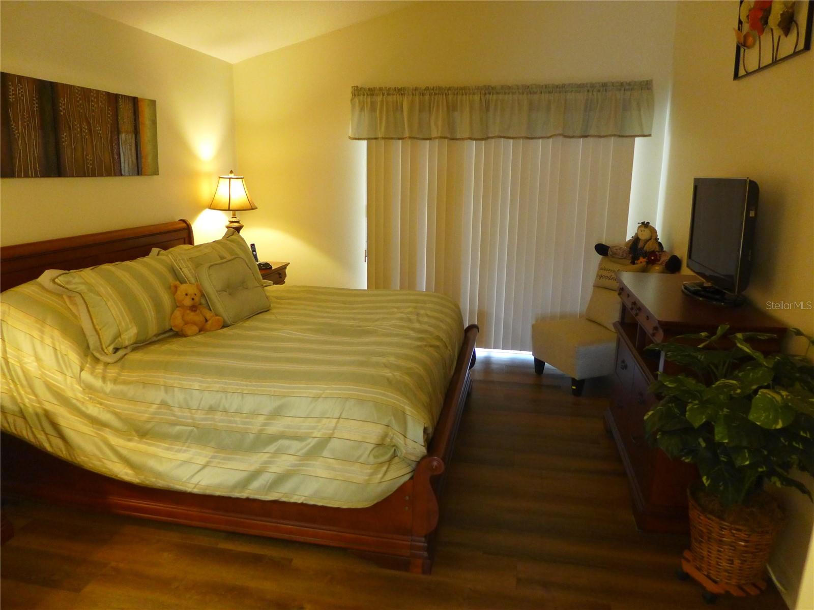 Image 13 of 29 For 2739 Bayview Drive