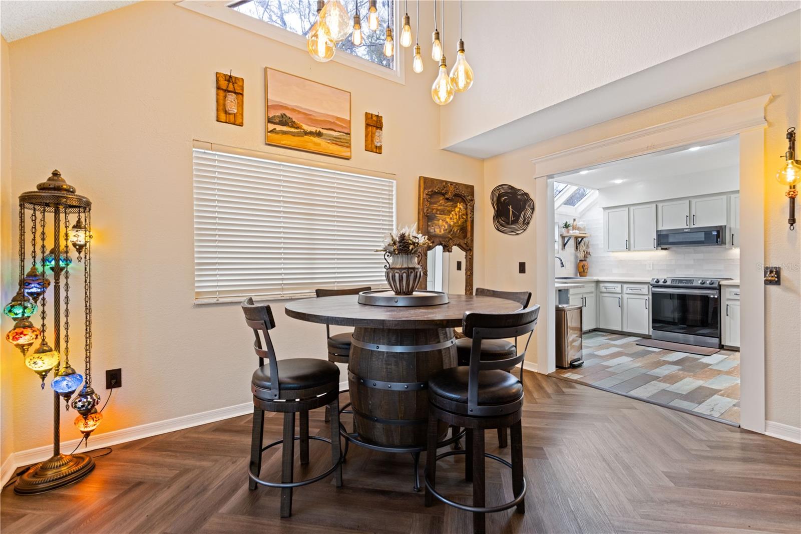 Image 10 of 81 For 1621 2nd Street 101