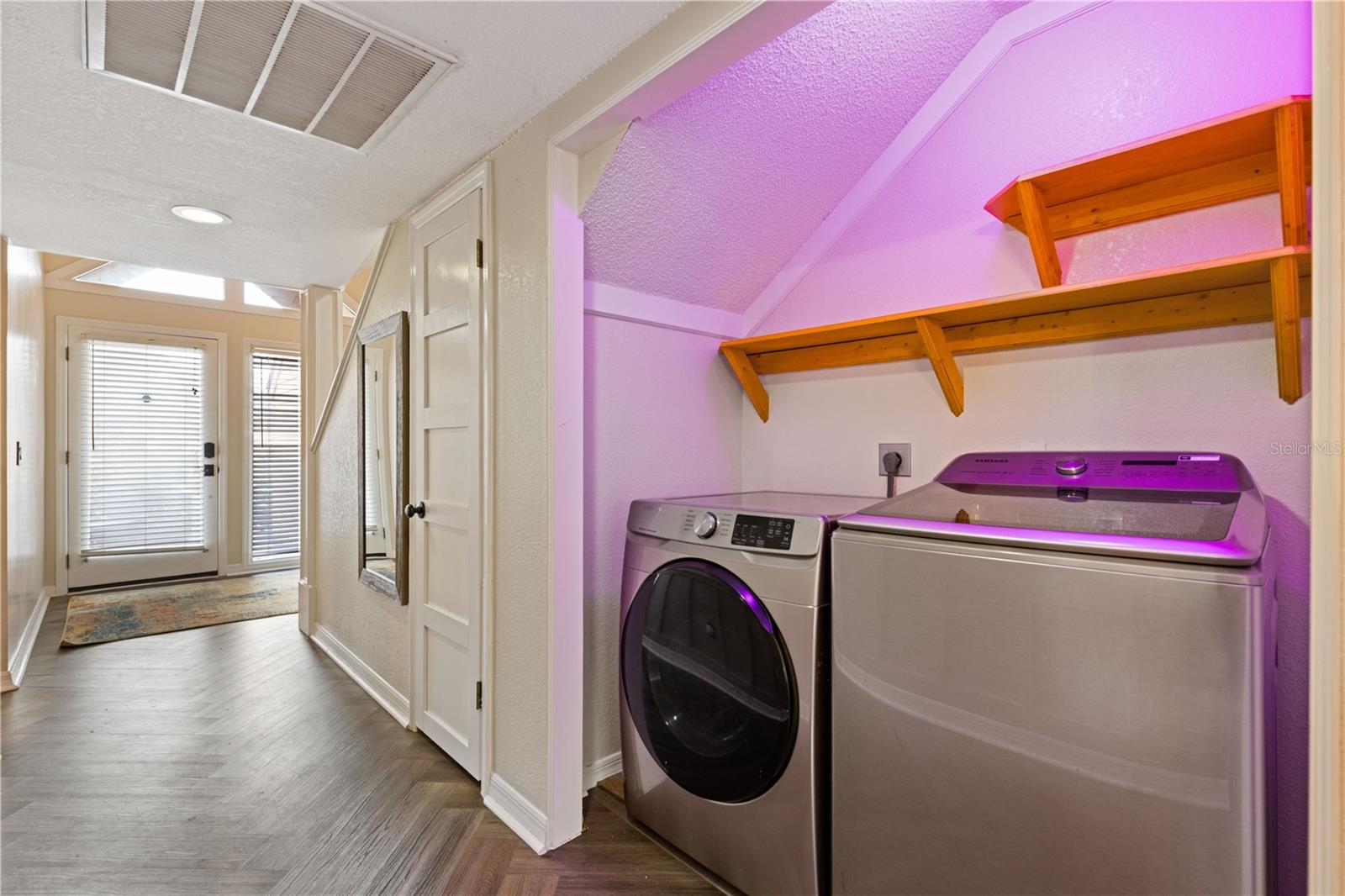 Image 18 of 81 For 1621 2nd Street 101