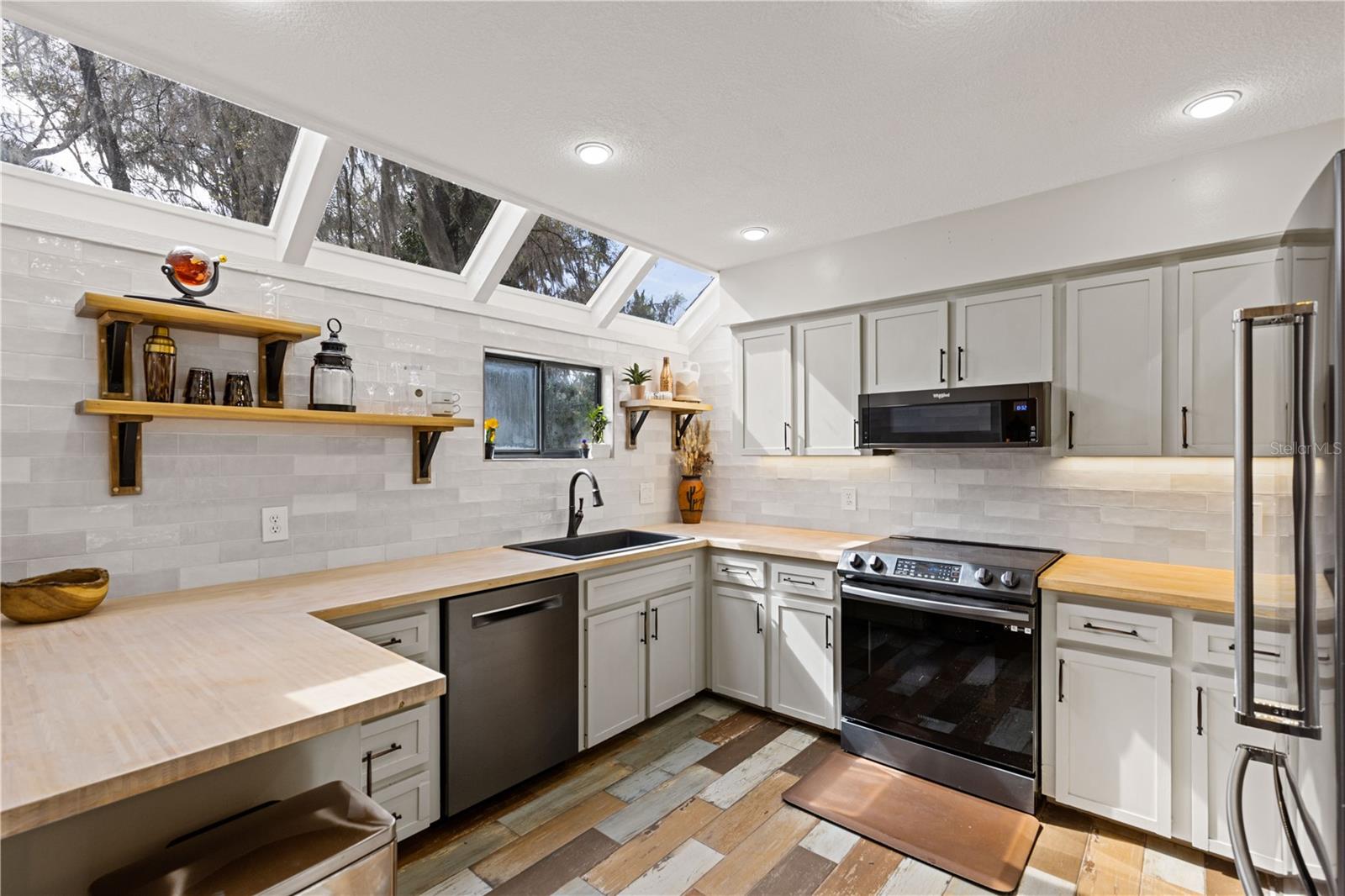 Image 21 of 81 For 1621 2nd Street 101