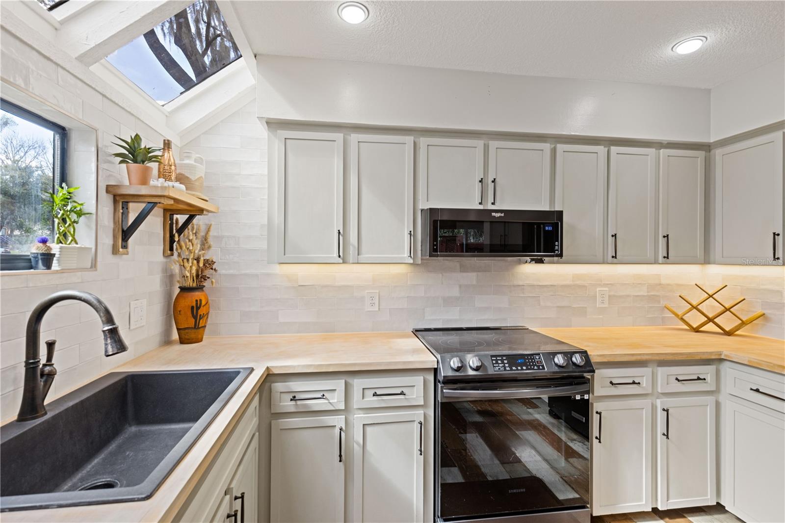 Image 22 of 81 For 1621 2nd Street 101