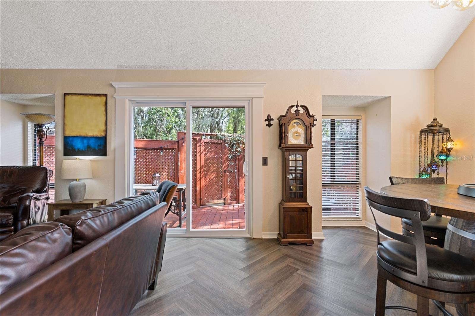 Image 26 of 81 For 1621 2nd Street 101