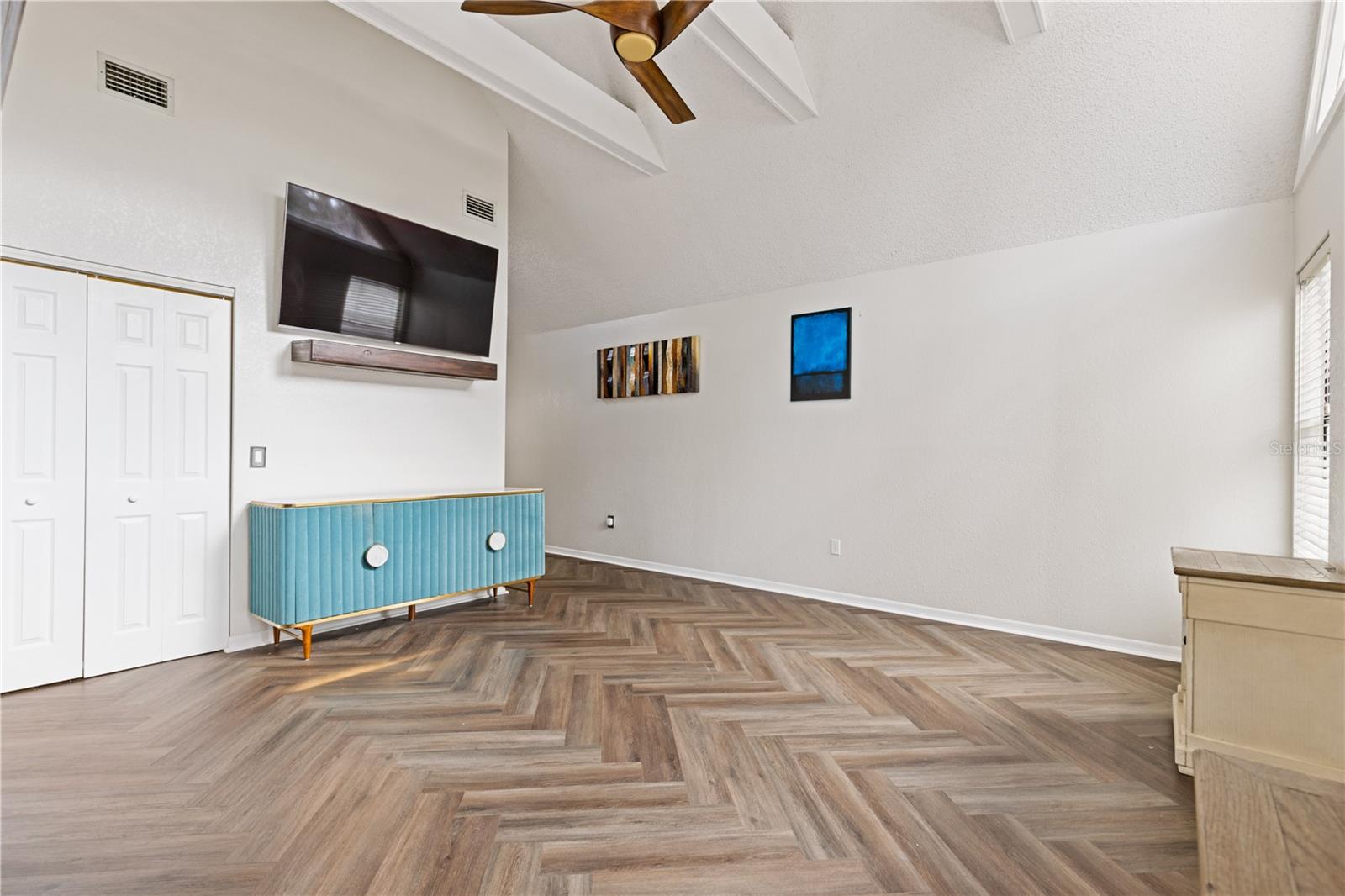 Image 31 of 81 For 1621 2nd Street 101