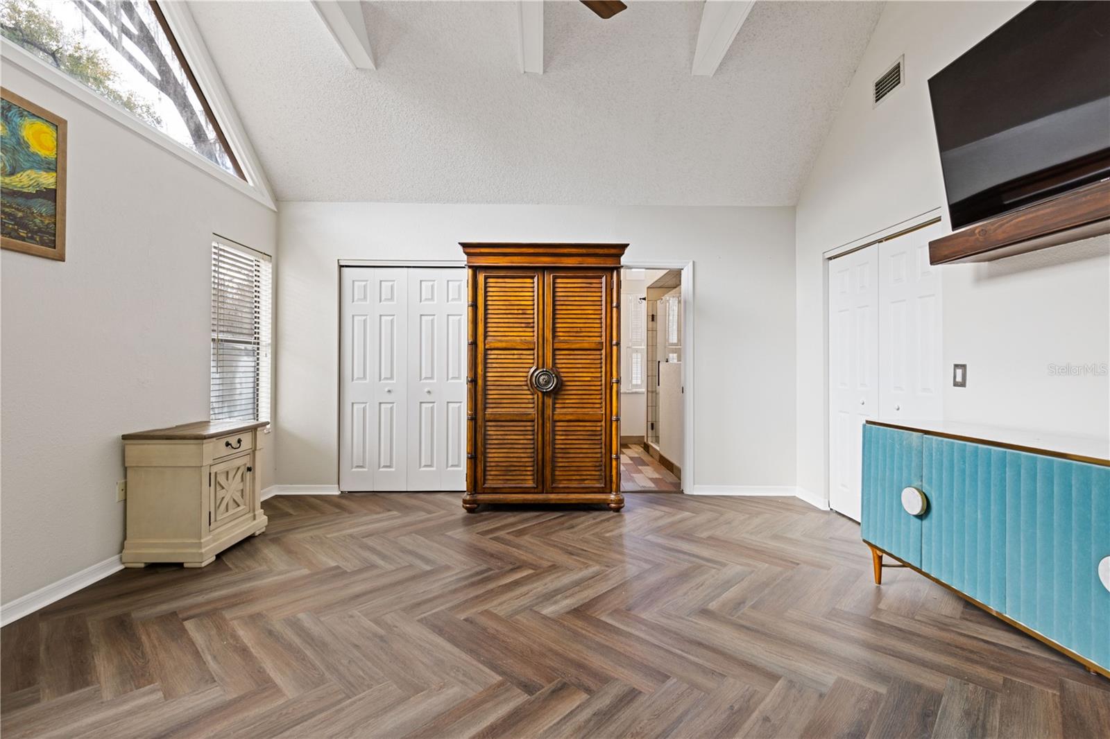 Image 33 of 81 For 1621 2nd Street 101