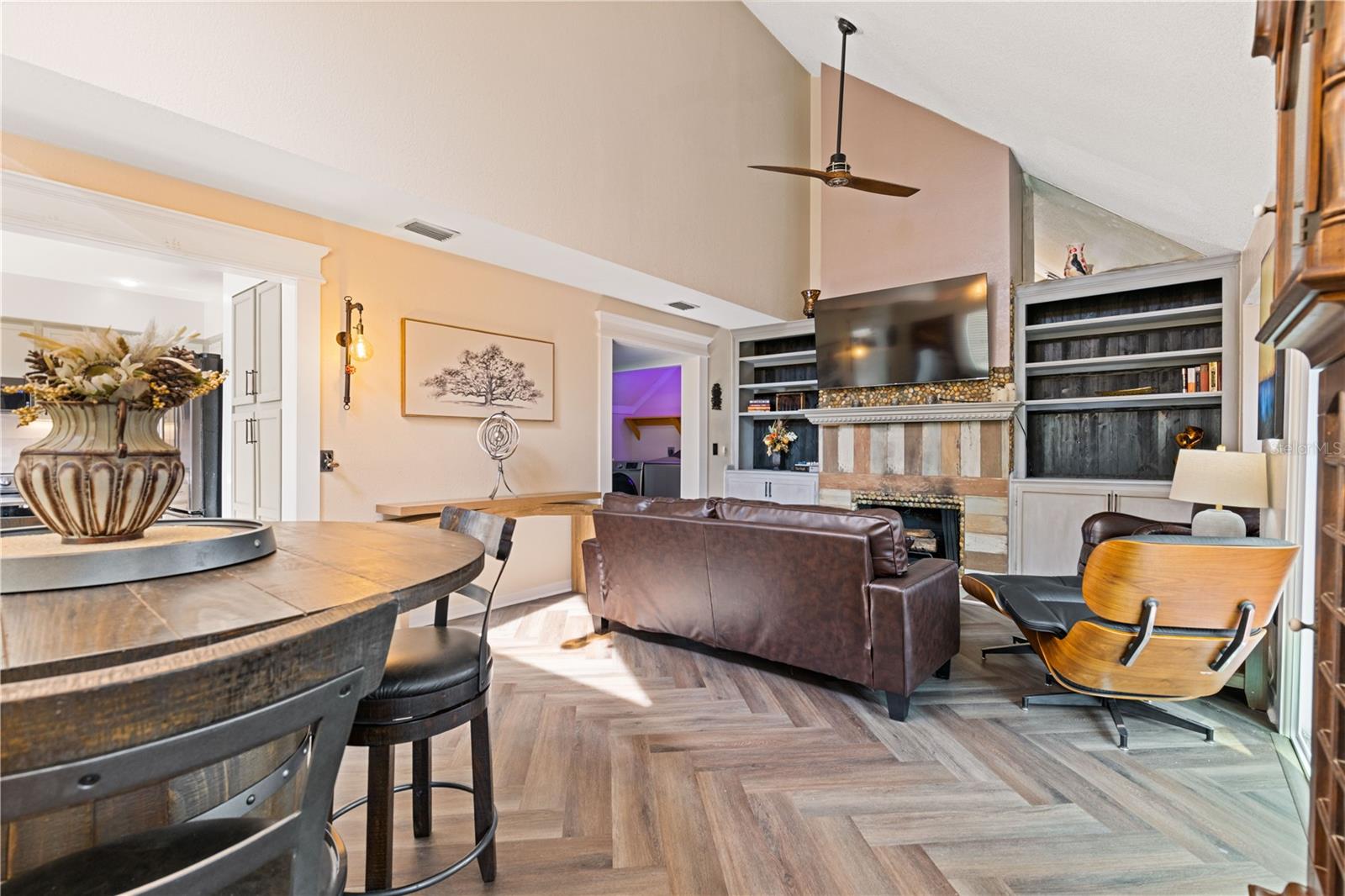 Image 5 of 81 For 1621 2nd Street 101